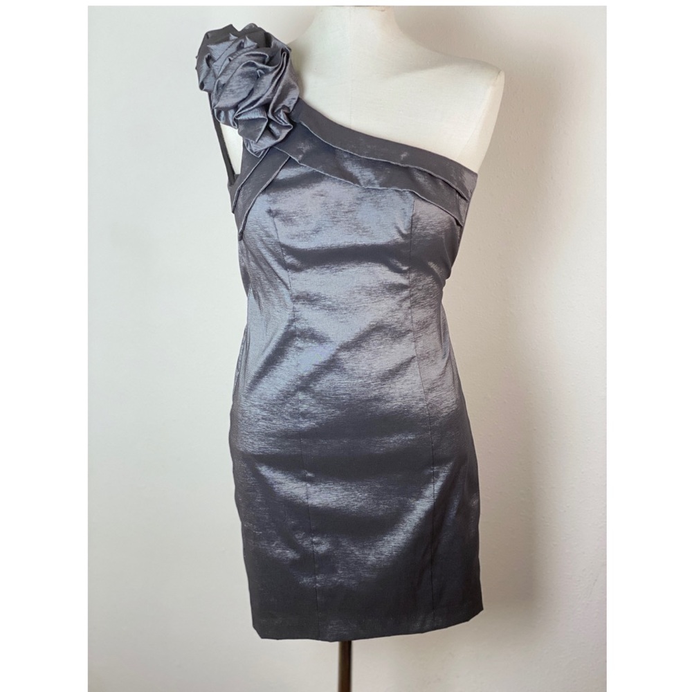 XSCAPE Petite Slate Single Shoulder Ruffle Mini